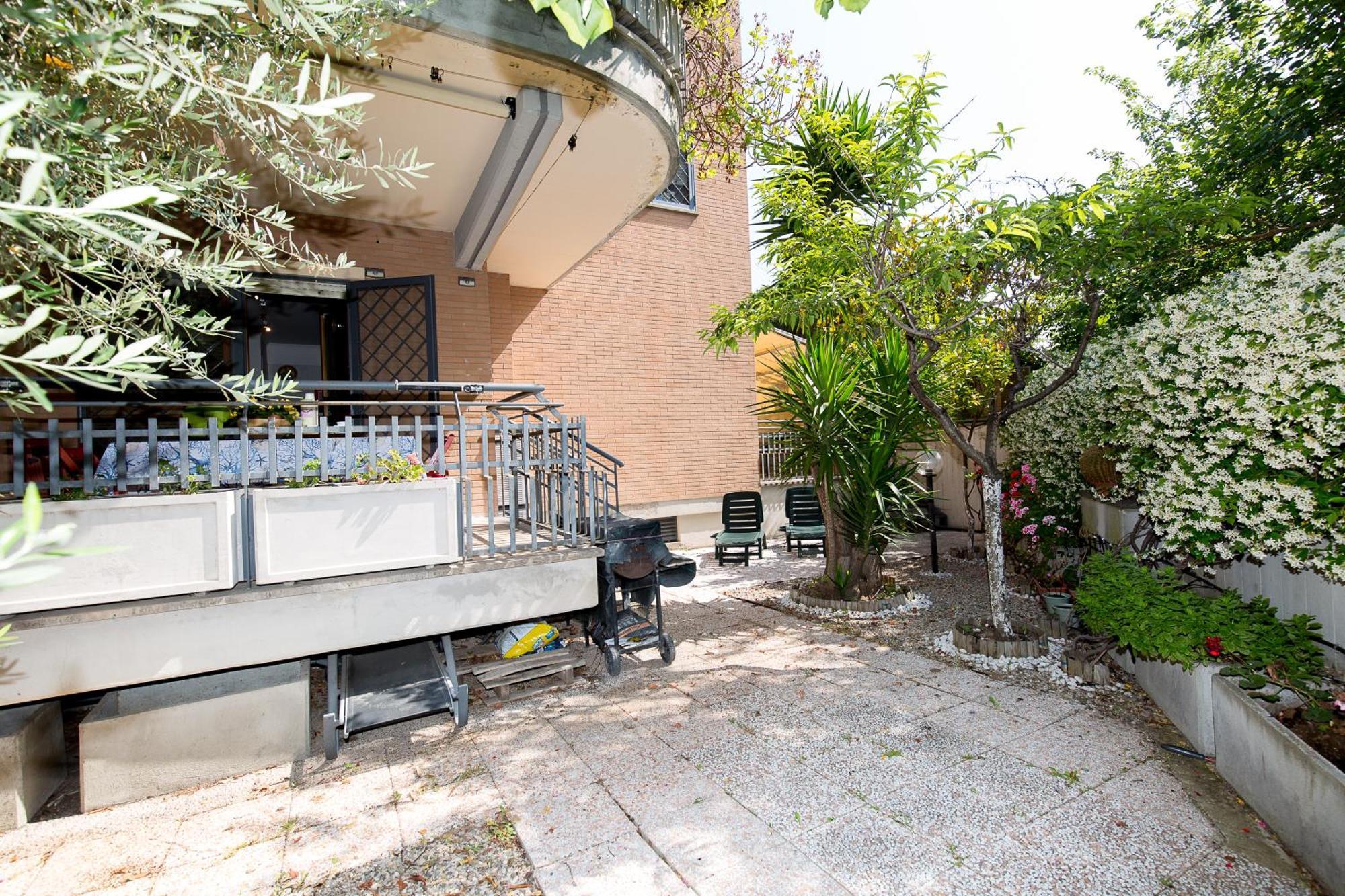 Apartment La Casetta Di Gio With Private Garden Rom